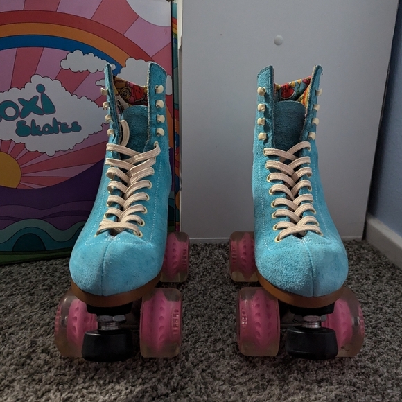 Blue Roller Skates for Women - Picture 2 of 4